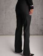 daysie Blugi Flare Standard Waist Cerate cu efect Push Up și ușoară căptușeală Tapara Negri