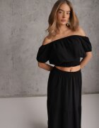 defox Compleu de vară Negru din viscoză cu Fustă Cloș și Bluză cu Decolteu Spaniol Rallissa