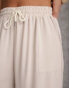 defox Pantaloni Bej Largi din Vâscoză cu Elastic în Talie Lealirre