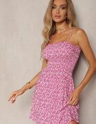 defox Rochie fucsia din bumbac cu bretele evazată și cu partea de sus încrețită Risetto