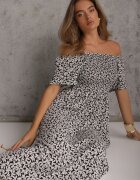 defox Rochie hispanică din bumbac cu print vegetal care evidențiază talia cu ciucuri Kradli Neagră