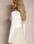 elsa.m by may Bluză Albă Reiată Cu croi scurt Choker cu floare în set Laindera