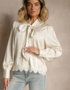 elsa.m by may Bluză Bej Legată La Decolteu cu Dantelă Ajourată în Partea de Jos Haliritia