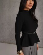elsa.m by may Bluză elegantă din viscoză cu peplum și guler drept decorată cu o dungă îngustă cu cataramă Susila Neagră