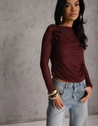 elsa.m by may Bluză încrețită Bordeaux din plasă decorată cu aplicație în formă de trandafir Olirisa