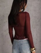 elsa.m by may Bluză încrețită Bordeaux din plasă decorată cu aplicație în formă de trandafir Olirisa