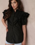elsa.m by may Cămașă din dantelă neagră cu mânecă scurtă și volane în față Audrea