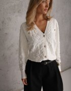 elsa.m by may Cardigan Alb cu nasturi decorativi și borduri striate Zymira