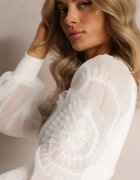 elsa.m by may Pulover Alb cu Mâneci Bufante Împodobite și Guler semi-înalt Yusi