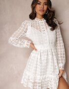 elsa.m by may Rochie Albă Cambrată cu Dantelă și Volan la Bază Kamora