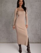 elsa.m by may Rochie Bej Mulată Maxi cu Decolteu Decupat și cu Fentă pe Picior Fonelia