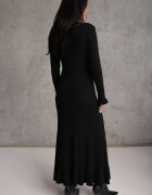 elsa.m by may Rochie bodycon tricotată din vâscoză cu nasturi și volane Lakina Neagră