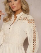 elsa.m by may Rochie din dantelă bej cu decolteu decorativ Sweeney