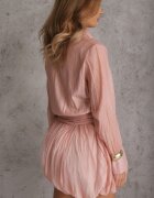 elsa.m by may Rochie eterică tip balloon cu tip cravată decorativ la decolteu Erenna Roz