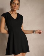 elsa.m by may Rochie Neagră Cambrată cu fustă cloș Elliara