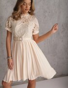 elsa.m by may Rochie Plisată Bej cu Centură și Dantelă Stelly