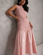 elsa.m by may Rochie Roz cu talie joasă fără mâneci decorată cu încrețituri Natinelle