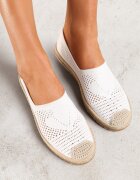  Espadrile albe perforate pe talpă împletită cu vârf decorativ Uraian