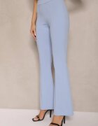 fashion Set Albastru Top Bandeau cu Bască și Pantaloni cu croială Flare Vilkio