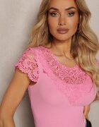 fashion Tricou Roz din Material Reiat cu Mâneci din Dantelă și Decolteu Hlilada