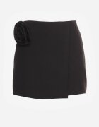  Fustă-Pantaloni scurți Mini Neagră cu pliu și aplicație în formă de trandafir Pholia