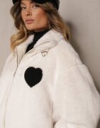  Geacă Bej deschis din Blană Moale Decorată cu Inimă Cusută Zozimara