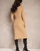glo-story Rochie reiată bej cu croială ajustată decorată cu capse metalice Felirra