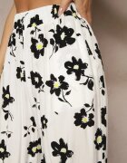 glo-story Spodnie Białe Largi High Waist cu model floral Elsedia
