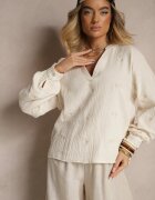 h&s Bluză Bej deschis din bumbac cu decolteu în V și broderie florală Lisorella