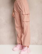h&s Pantaloni cargo roz deschis cu manșete și elastic în talie cu buzunare laterale Laverina