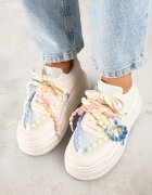 ideal Adidași bej pe platformă cu mărgele Amovanna