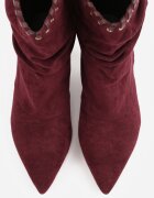 ideal Botine Slouchy cu toc stiletto din imitație de piele întoarsă cu ochiuri metalice decorative Tallie Bordo