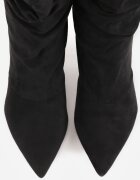ideal Botine Slouchy cu toc stiletto din imitație de piele întoarsă cu ochiuri metalice decorative Tallie Negre
