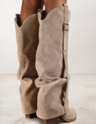 ideal Cizme bej închise pe toc conic stil cowboy decorate cu cataramă și cu carâmb răsfrânt Nalirella