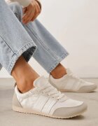 ideal Sneakers Bej în Stil Tenisi Clasici cu Încrețitură la Spate Aiglise