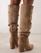 inia Cizme din eco-suede cu toc gros și carâmb decorativ încrețit Reaelora Bej