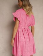 j studio Rochie fucsia cu curea și volane la mâneci Folunelle
