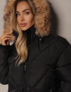 j.style Geacă Neagră cu Cusături Matlasate Glugă și Fente cu Capse Tintovia