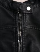 j.style Geacă Ramones Neagră Taliată cu Croi Clasic Tessana