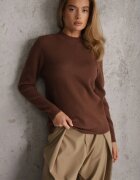 j&x Cu guler înalt cu lână decorat cu manșete striate în stil casual Katlina Maro