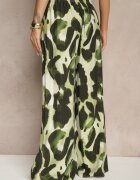 j&x Pantaloni largi verde deschis cu talie înaltă din viscoză cu imprimeu leopard Zeviera