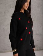 j&x Pulover casual cu lână și bumbac cu broderii de inimioare în față Veroni Negru