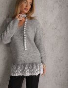 j&x Pulover cu lână cu finisaj din dantelă și guler tip choker Astira Gri