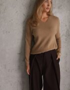 j&x Pulover din lână în stil minimalist Joslina Bej închis