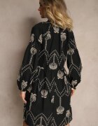 j&x Rochie neagră de bumbac decorată cu broderie de palmier Sarlio