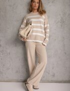 j&x Set din tricot cu bumbac pulover în dungi cu nasturi decorativi și pantaloni Yatis Bej