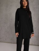 j&x Set tricotat cu bumbac în dungi format din tunică-sweater și pantaloni Ovattea Negru