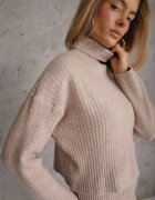 j&x Set tricotat cu dungi cu lână și bumbac cu guler înalt și rochie bodycon Mirrela Bej închis