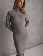 j&x Set tricotat cu dungi cu lână și bumbac cu guler înalt și rochie bodycon Mirrela Gri