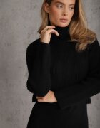 j&x Set tricotat cu dungi cu lână și bumbac cu guler înalt și rochie bodycon Mirrela Negru